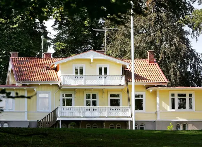 Sjölunda semesterhem, huvudbyggnad