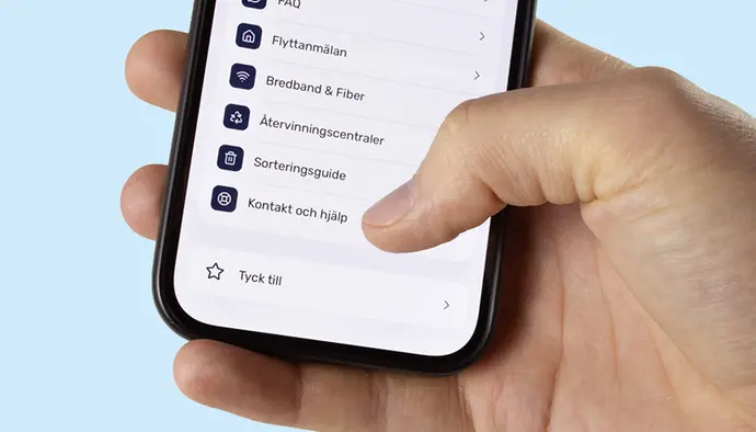 En när bild på en telefon. Personen är på väg att klicka på "Kontakt och hjälp".